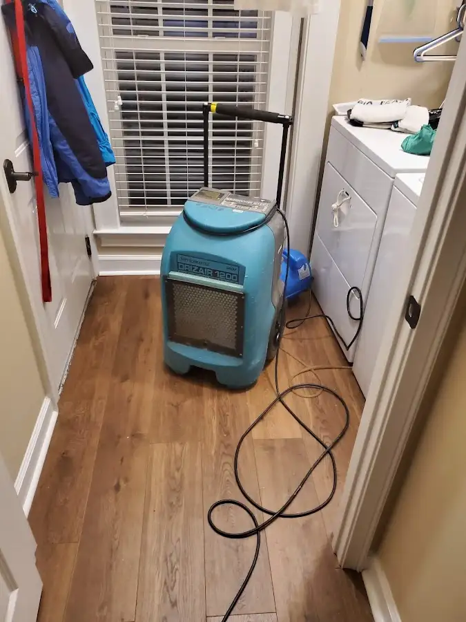 Commercial dehumidifier deployed for Flood Damage Cleanup in Menlo Park